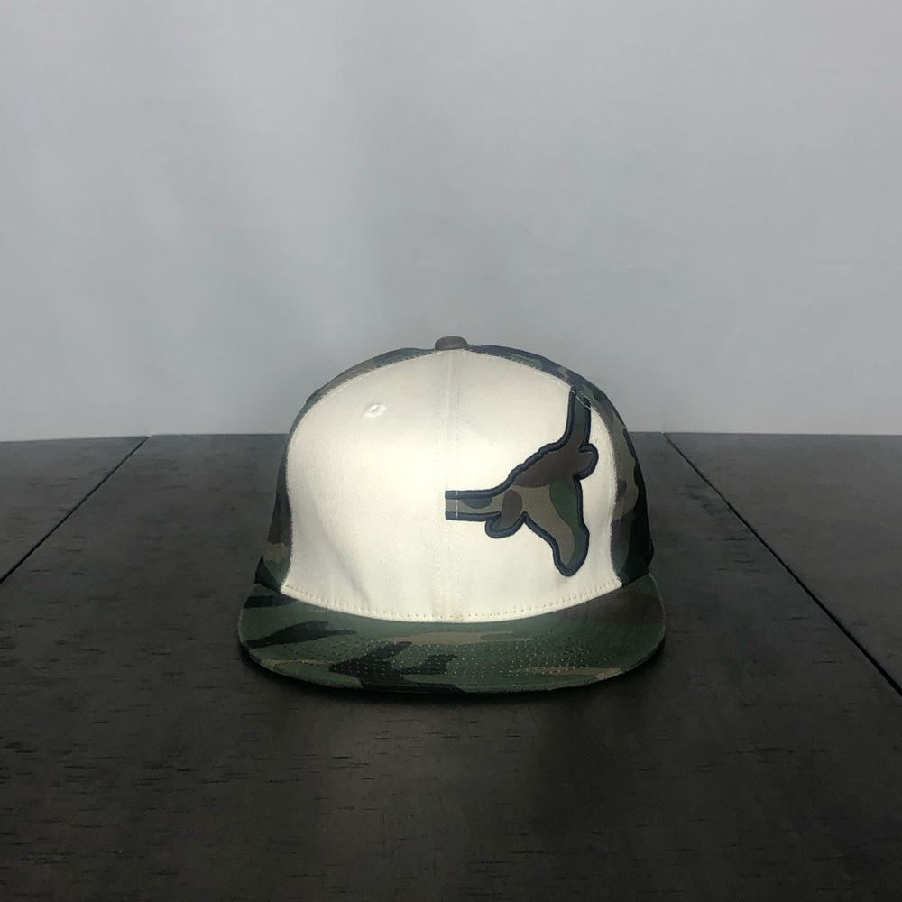 💍 Texas Longhorns Flat Bill Brim Camo Hat